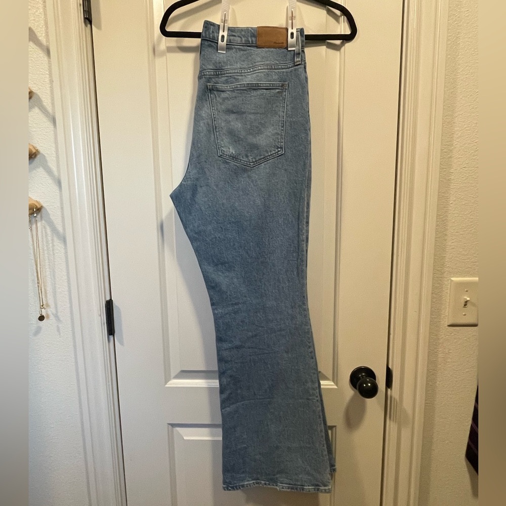 Madewell The Perfect Vintage Flare Jean in Delavan Wash